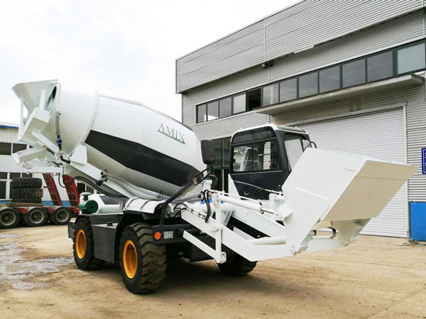 3.5m³ self loading concrete cement mixer truck